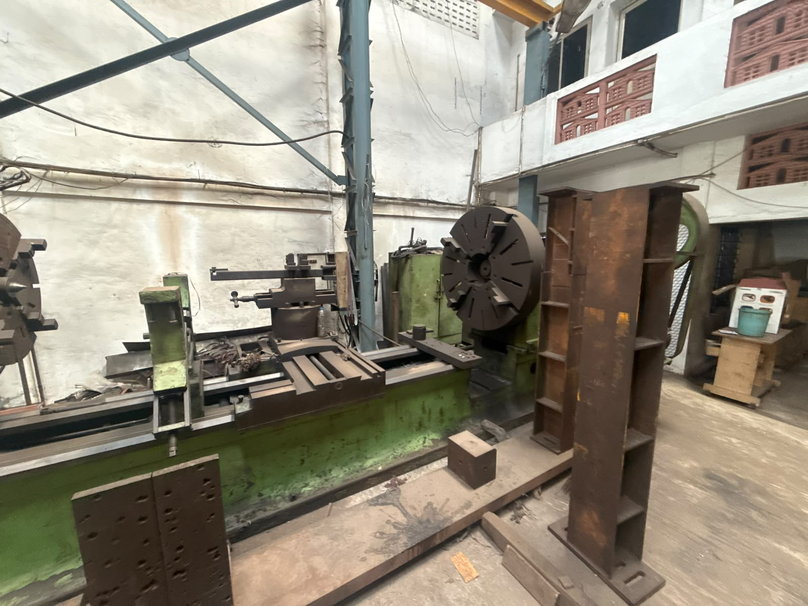 Machine base machined in single setup
